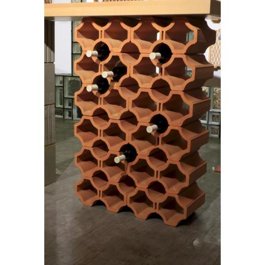 keramika drziak na vino mediteranska klasicka vina pivnica stojan dekor panel rustikalny vinova flasa dekoracia cervena cotto taliansky toskansky styl.jpg